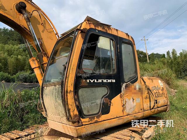 现代R130LC-5挖掘机