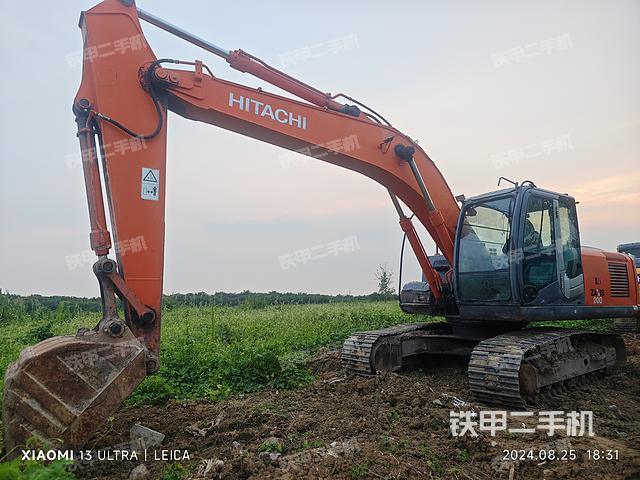 日立ZX200-3挖掘机