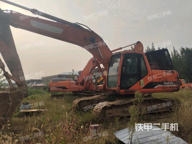 斗山DH225LC-7挖掘机