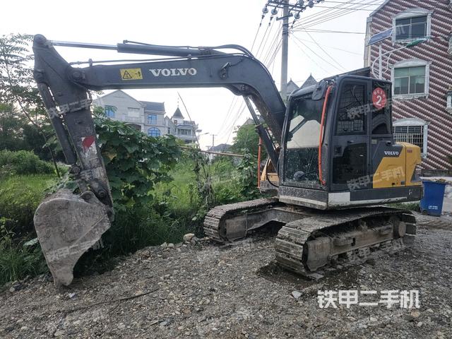 沃尔沃EC75D挖掘机