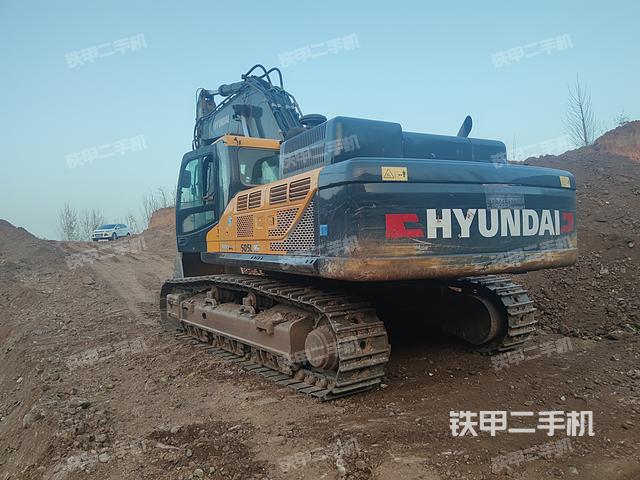 回轉(zhuǎn)馬達和主控閥（整機外觀）