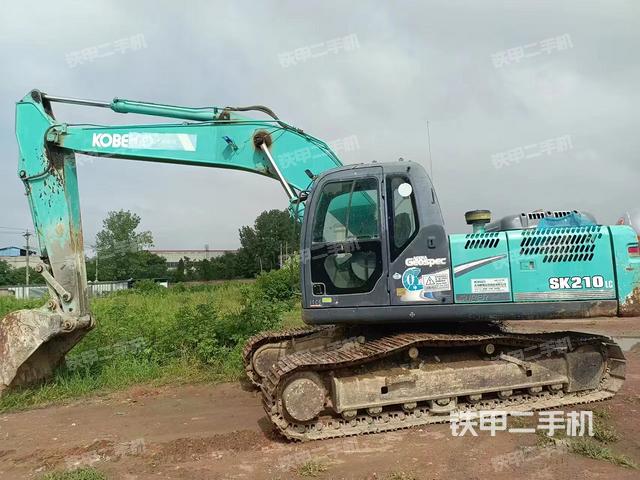 神钢SK210LC-8挖掘机
