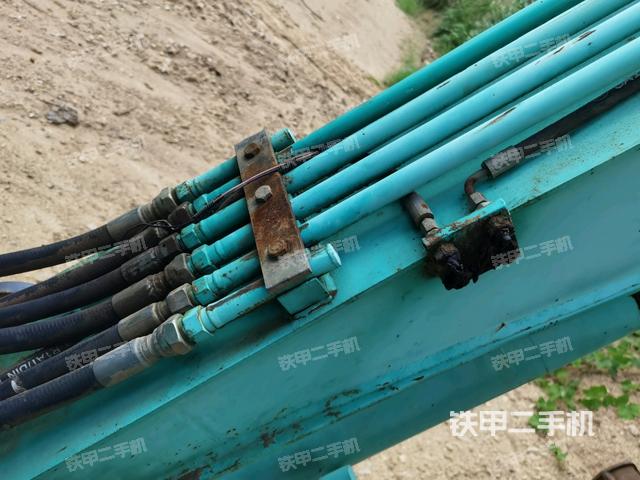 大臂背部俯视（工作和回转装置）