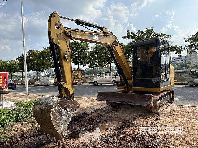 卡特彼勒306E2小型液压挖掘机