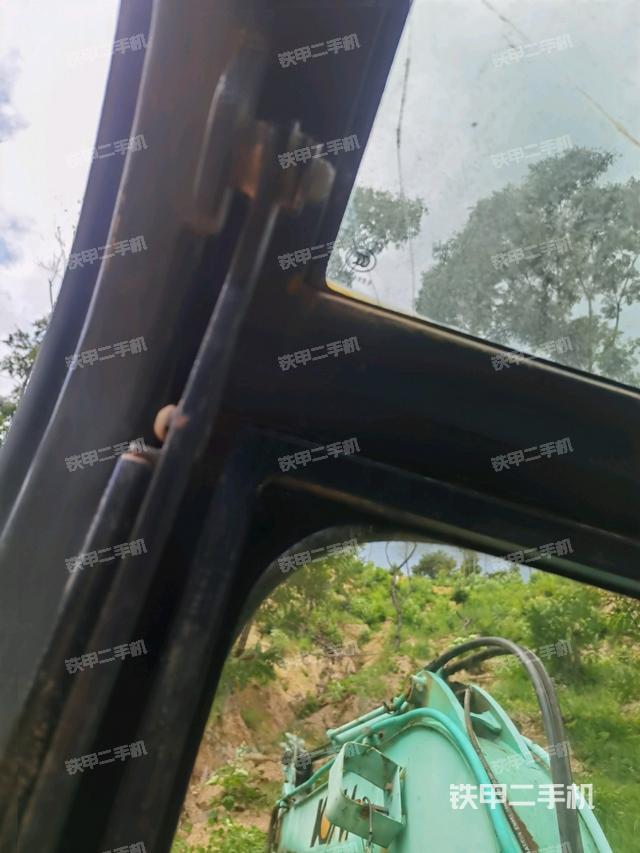 座椅右侧控制台/钥匙门/油门/含右手柄（驾驶室部分）