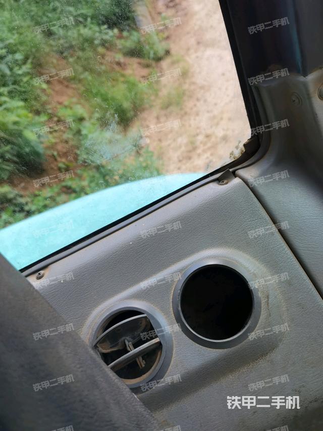 座椅后部（驾驶室部分）