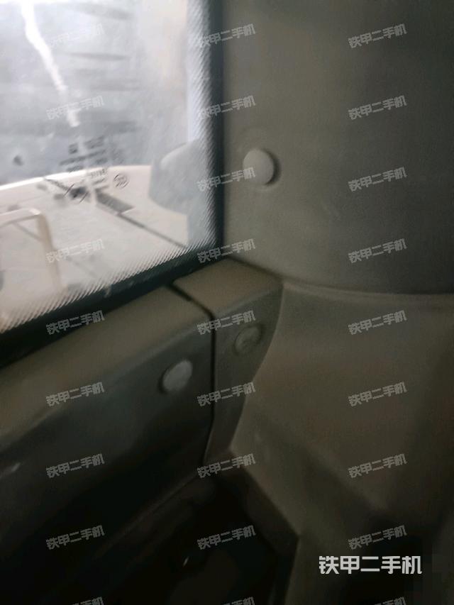 后窗玻璃角标（驾驶室部分）