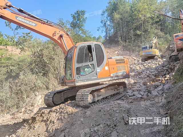 斗山DX150LC-9C挖掘机