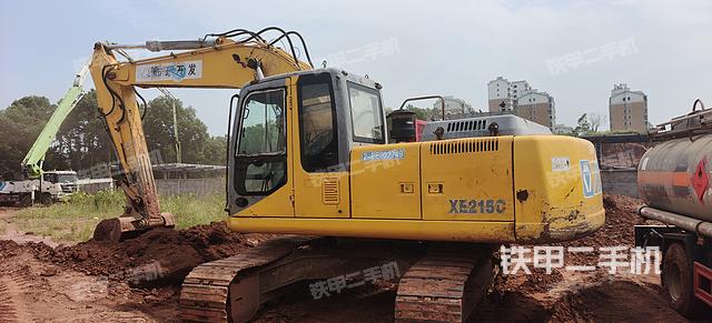 徐工XE215C挖掘機(jī)