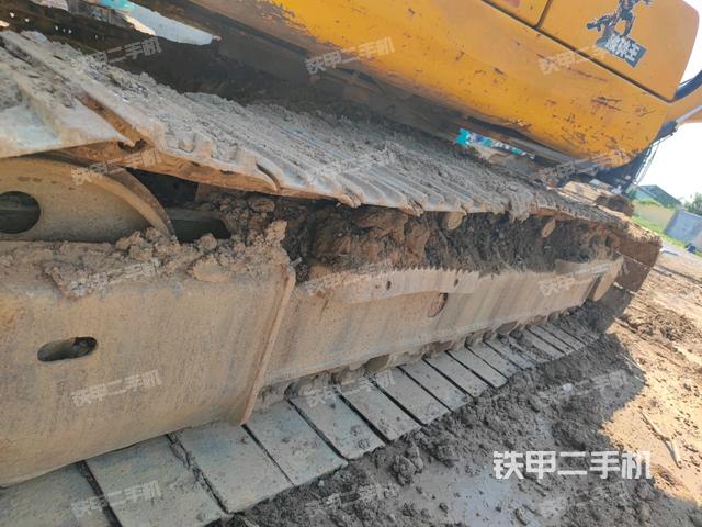 左側(cè)履帶整體?(行走機(jī)構(gòu)) 左側(cè)履帶整體?(行走機(jī)構(gòu))