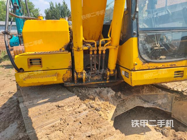 大臂油缸整體?豎拍(工作和回轉(zhuǎn)裝置) 大臂油缸整體?豎拍(工作和回轉(zhuǎn)裝置)