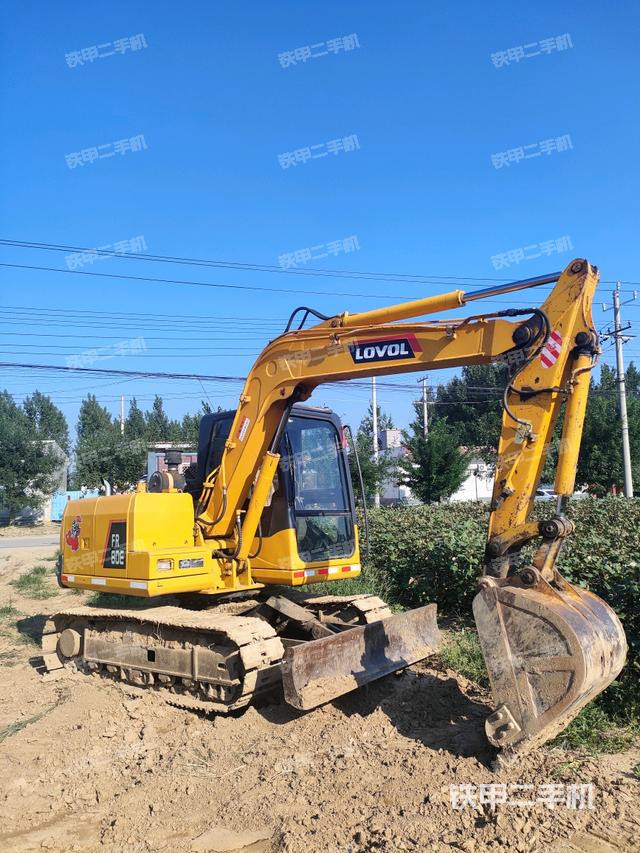 雷沃重工FR80E挖掘機(jī)
