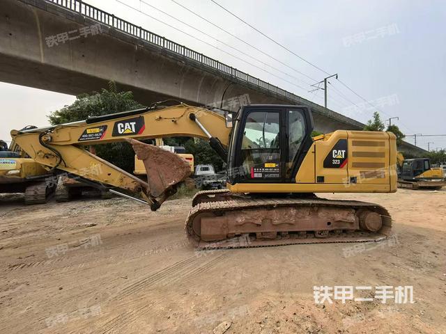 卡特彼勒323挖掘机