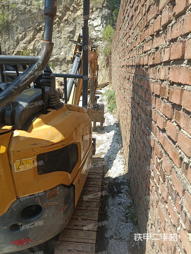 回转马达和主控阀（整机外观）