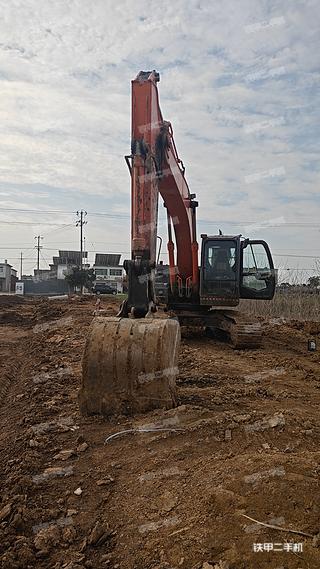 日立ZX200-3挖掘机实拍图片