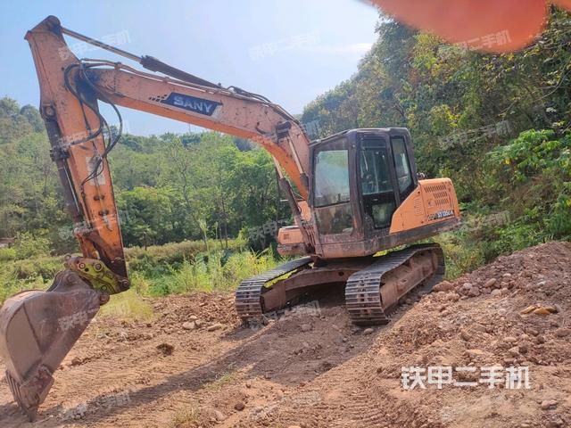 三一重工SY135C挖掘机