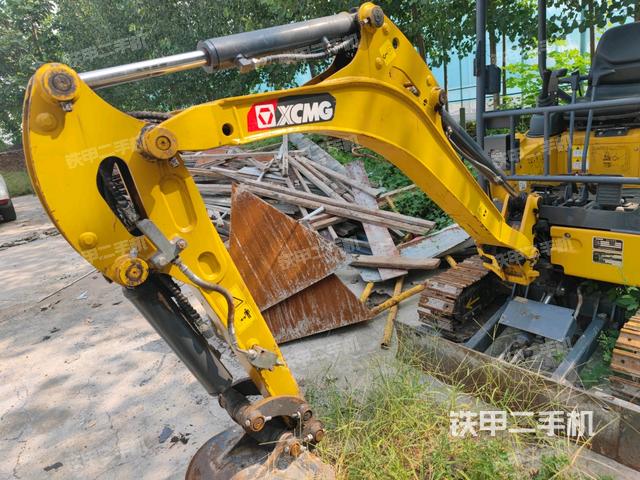 小臂整體右前（工作和回轉裝置）