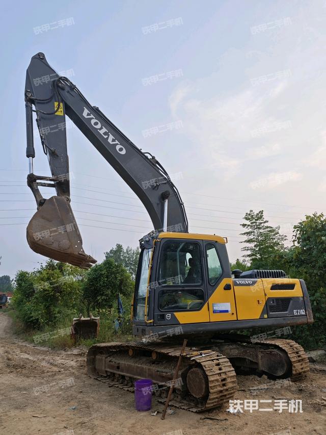 沃尔沃EC210D挖掘机