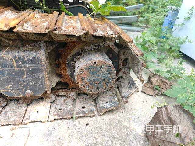 右驅動輪（行走機構）