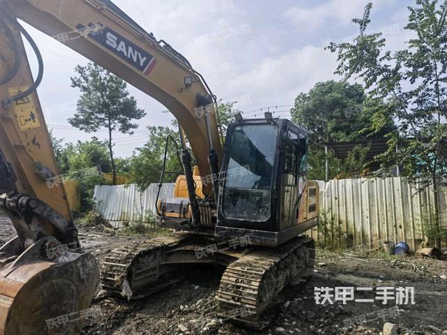 三一重工SY135C挖掘機(jī)