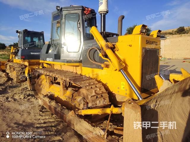 山推SD16标准型推土机