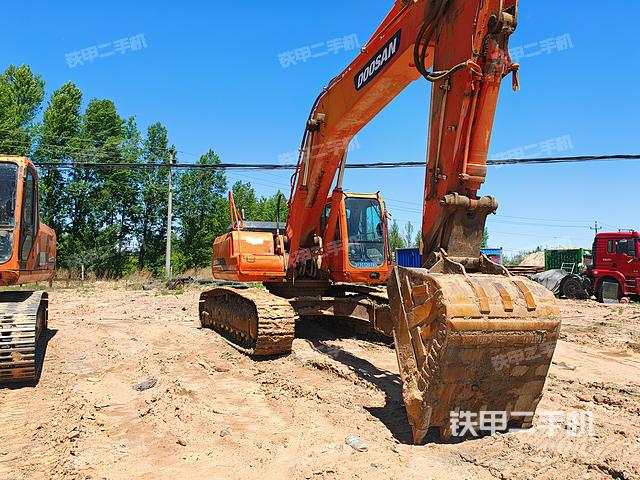 斗山DH300LC-7挖掘机