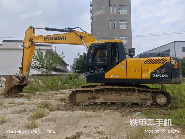 現(xiàn)代R215VS挖掘機