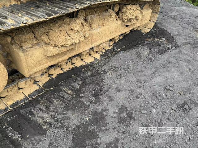 右侧履带整体(行走机构) 右侧履带整体(行走机构)