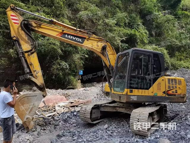 雷沃重工FR150E挖掘机