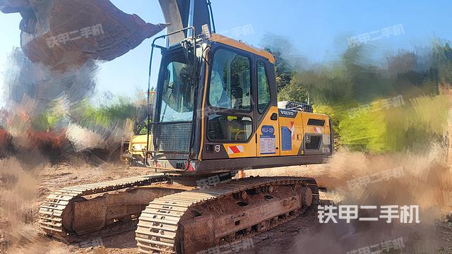 沃尔沃EC210D挖掘机