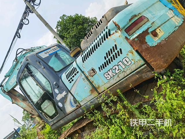 神鋼SK200-8挖掘機(jī)