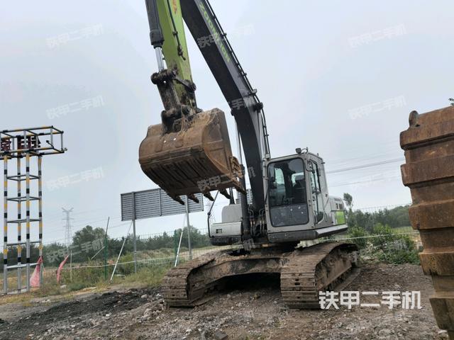 中聯(lián)重科ZE245E-10挖掘機(jī)