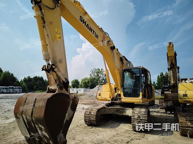 山推SE210W挖掘机