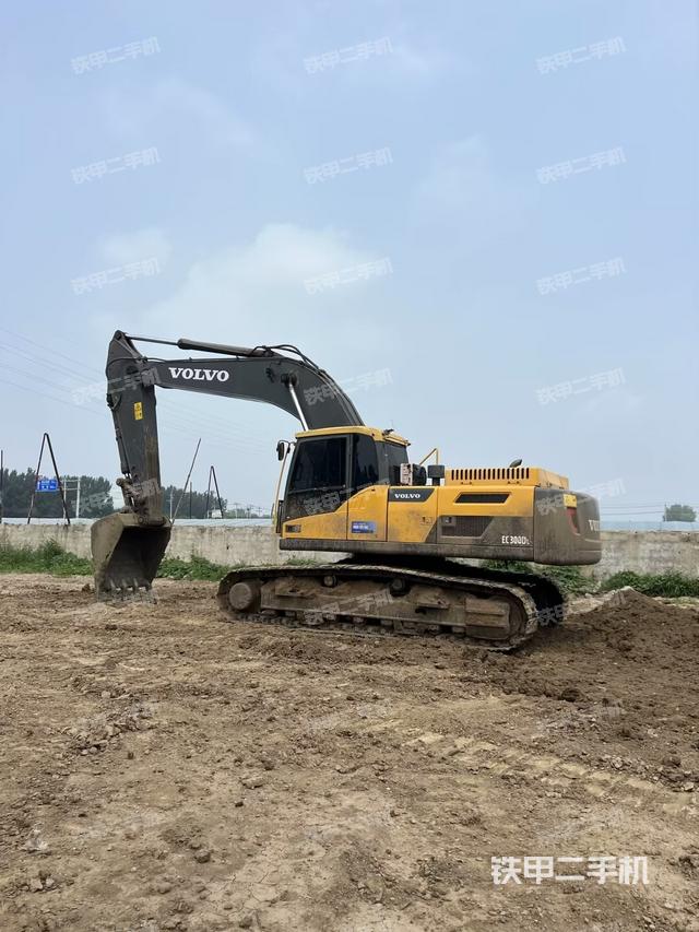 沃爾沃EC300D挖掘機(jī)