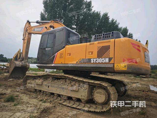 三一重工SY305C挖掘机