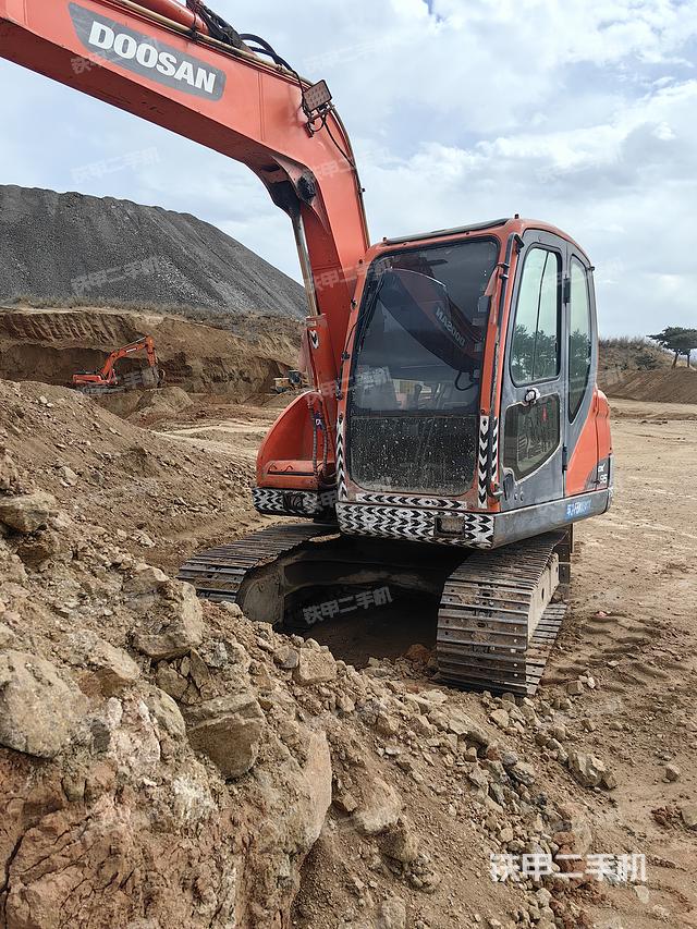 斗山DX75挖掘機(jī)