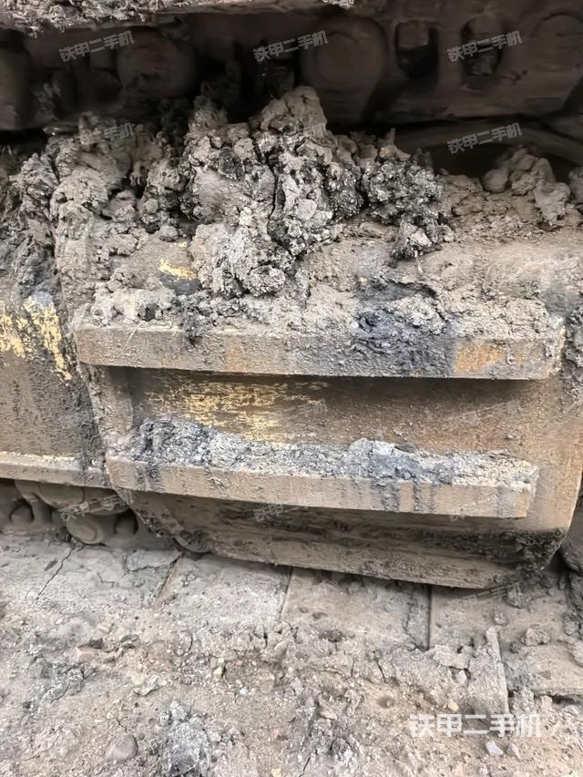 左导向轮(行走机构) 左导向轮(行走机构)