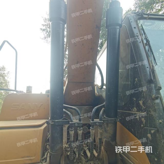 大臂油缸整體?豎拍(工作和回轉(zhuǎn)裝置) 大臂油缸整體?豎拍(工作和回轉(zhuǎn)裝置)