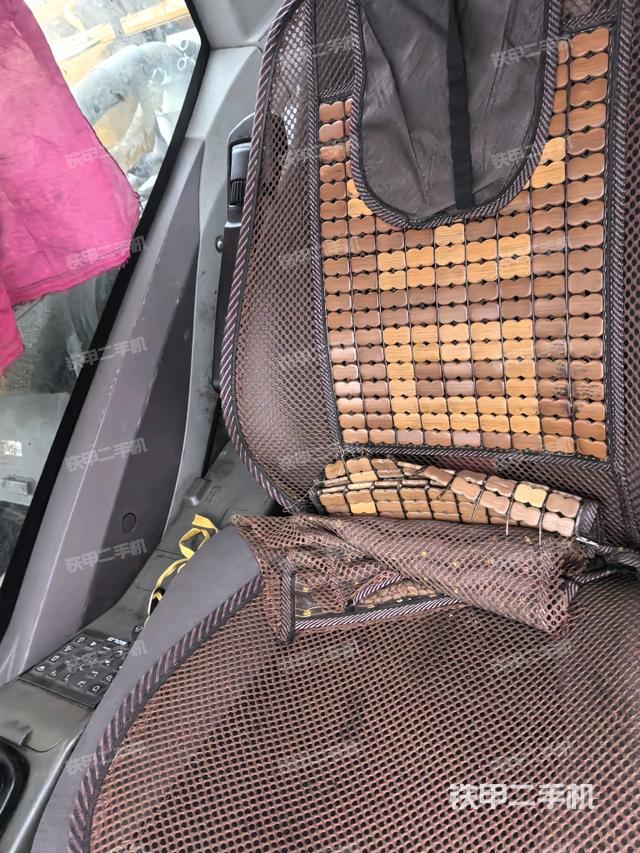 后窗玻璃角标(驾驶室部分) 后窗玻璃角标(驾驶室部分)