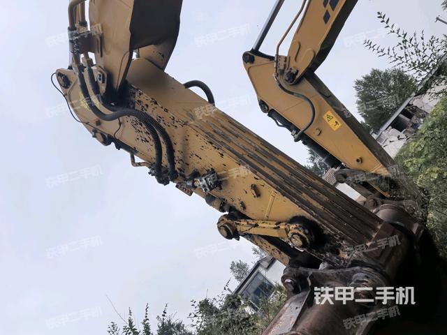 大臂整体 右侧(工作和回转装置) 大臂整体 右侧(工作和回转装置)