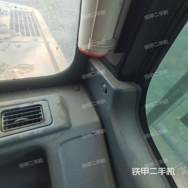 座椅后部(駕駛室部分) 座椅后部(駕駛室部分)