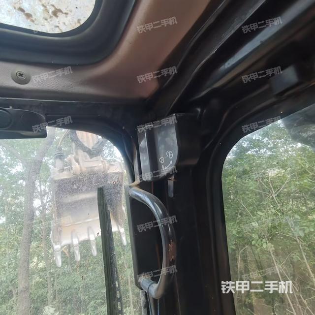 頂棚整體(駕駛室部分) 頂棚整體(駕駛室部分)