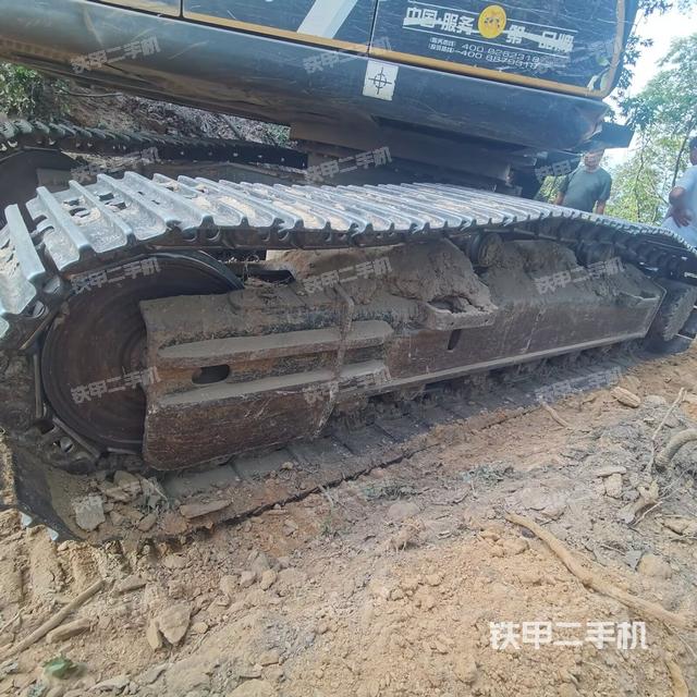 左側(cè)履帶整體?(行走機(jī)構(gòu)) 左側(cè)履帶整體?(行走機(jī)構(gòu))