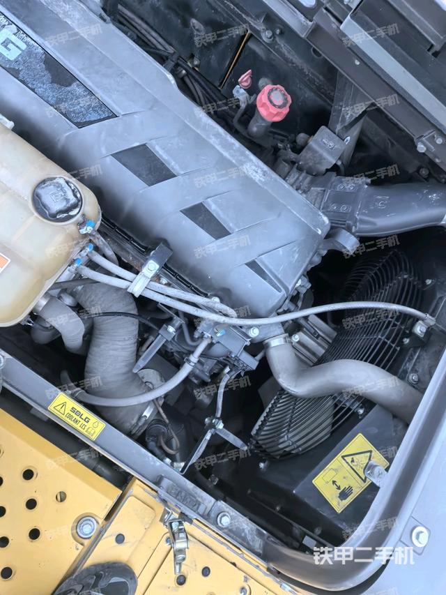 气门室盖螺丝特写(上车部件) 气门室盖螺丝特写(上车部件)