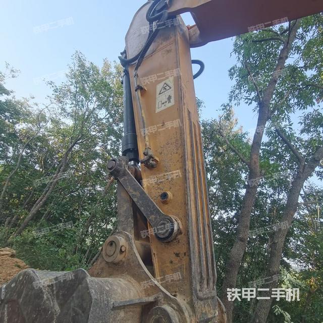 小臂整體左后(工作和回轉(zhuǎn)裝置) 小臂整體左后(工作和回轉(zhuǎn)裝置)