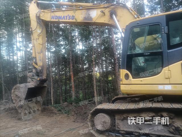 小松PC220-8挖掘机
