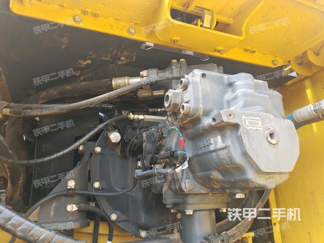 液压泵斜45 左（大件舱室）