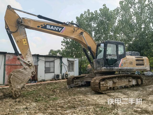 三一重工SY245H挖掘机