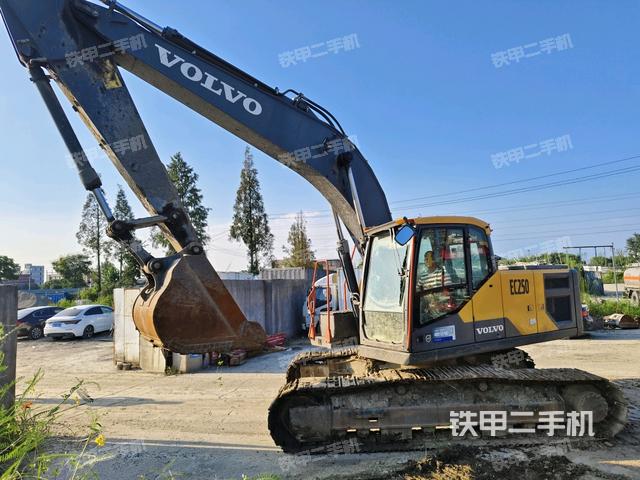 沃爾沃EC220ELS挖掘機(jī)
