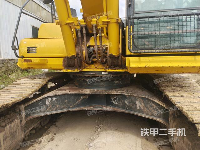 转盘和下车架正前（工作和回转装置）